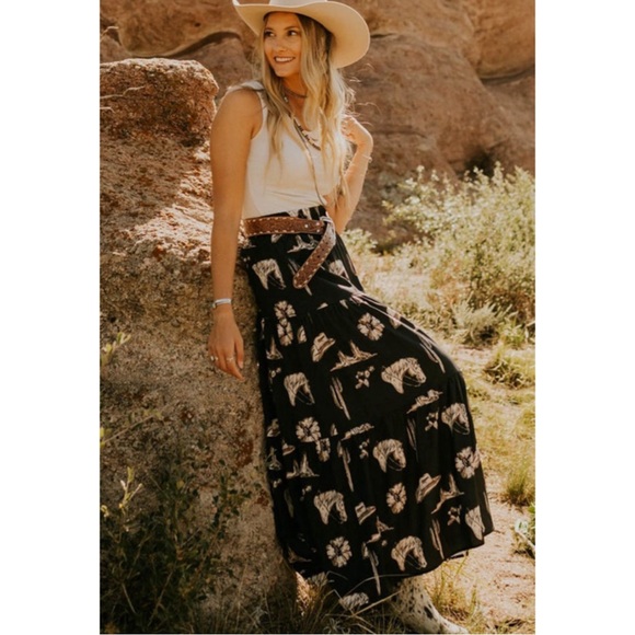 Dresses & Skirts - Boho Western Print Tiered Ruffled Elastic Waist Maxi Skirt